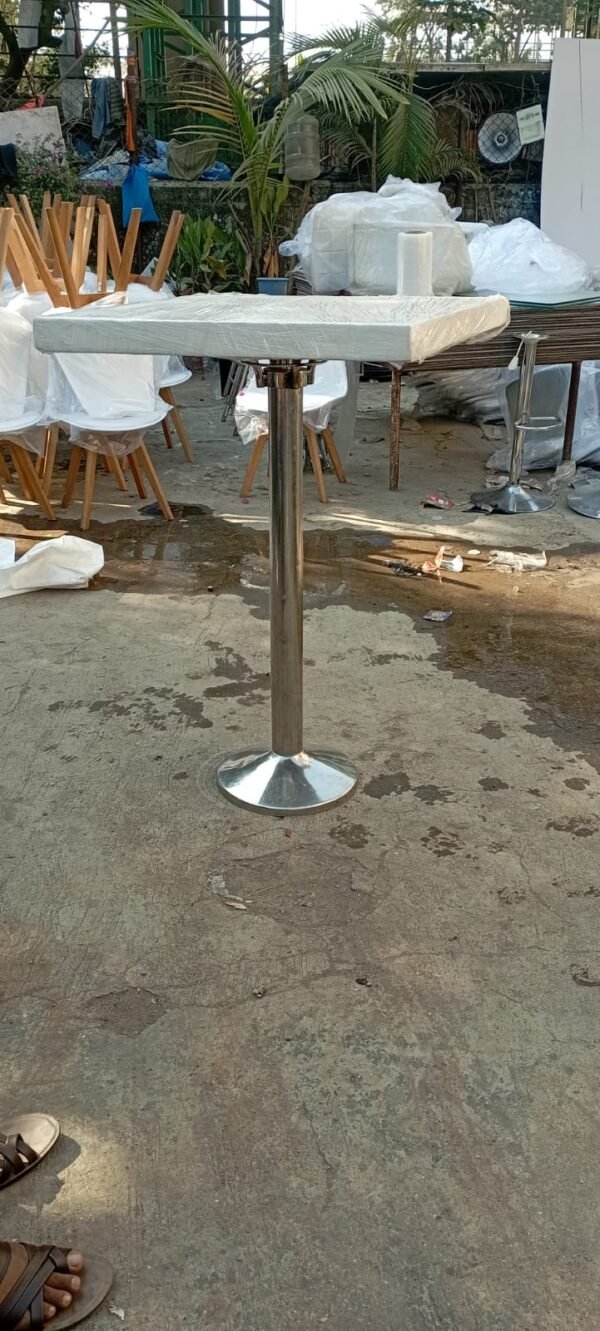 cocktail table on rent